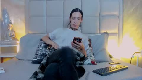 Keira Hecate online show from November 2, 8:00 pm