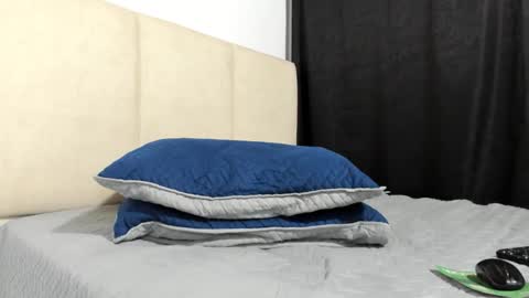 Snapshot of hector_18_ chatting on October 1, 11:11 pm 18 online show from October 1, 11:11 pm