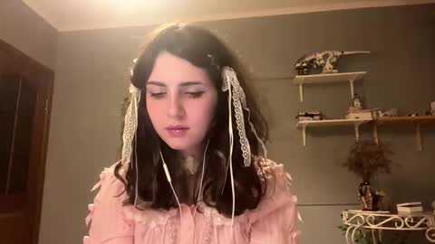 Snapshot of hedwiggrossberg chatting on December 3, 4:49 pm Sarah online show from December 3, 4:49 pm