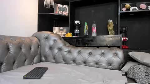 heellboy_ online show from November 19, 4:23 am