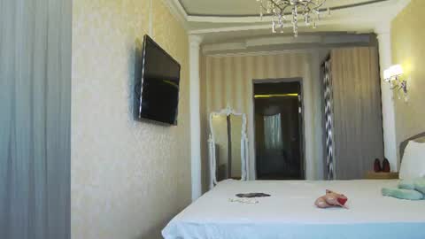 Snapshot of hefner_girl chatting on July 28, 3:08 pm Helen online show from July 28, 3:08 pm