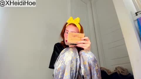 Snapshot of heidiandfriends chatting on June 25, 6:40 am Manyvids online show from June 25, 6:40 am
