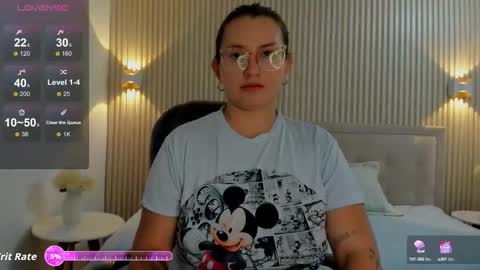 Snapshot of heidishayk chatting on October 17, 12:08 pm ANTARA REY online show from October 17, 12:08 pm