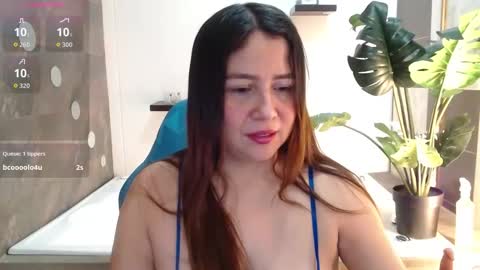 Snapshot of heidy_wells chatting on May 11, 12:33 pm Heidy online show from May 11, 12:33 pm