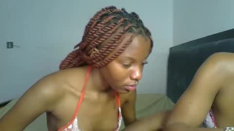 Snapshot of heilybunny chatting on May 26, 7:15 am heilybunny online show from May 26, 7:15 am