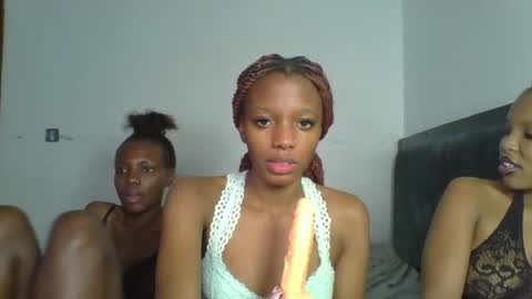 Snapshot of heilybunny chatting on May 30, 10:01 am heilybunny online show from May 30, 10:01 am