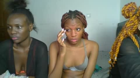 Snapshot of heilybunny chatting on May 30, 10:07 pm heilybunny online show from May 30, 10:07 pm