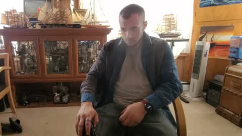 xxScubaStevexx online show from April 24, 2:30 pm