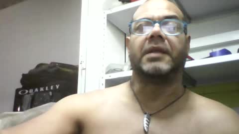 Snapshot of heistt chatting on October 18, 1:19 am Heist Stein online show from October 18, 1:19 am