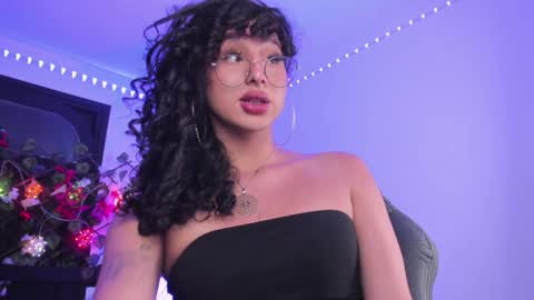 Snapshot of heka_prudence chatting on December 21, 4:52 am Heka Prudence online show from December 21, 4:52 am