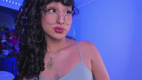 Snapshot of heka_prudence chatting on December 24, 5:27 am Heka Prudence online show from December 24, 5:27 am