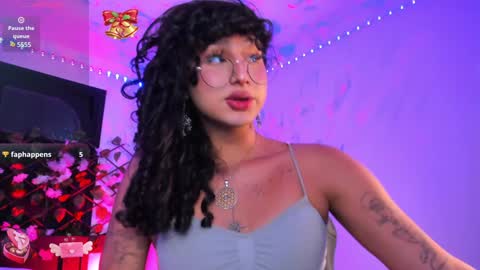 Snapshot of heka_prudence chatting on February 8, 1:22 am Heka Prudence online show from February 8, 1:22 am