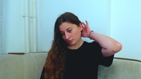 helen_adams_ online show from January 15, 11:00 am