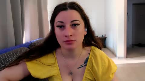 Snapshot of helen_adams_ chatting on June 9, 5:08 am helen_adams_ online show from June 9, 5:08 am