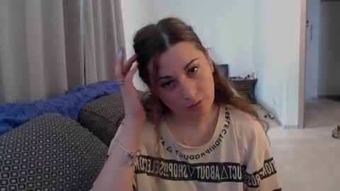 Snapshot of helen_adams_ chatting on June 27, 6:51 am helen_adams_ online show from June 27, 6:51 am