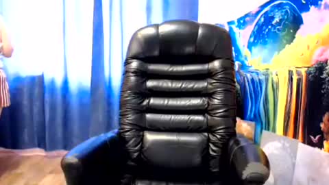 Snapshot of helen_bee chatting on July 27, 7:26 am Tanya online show from July 27, 7:26 am