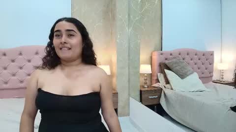 Snapshot of helen_calderon chatting on March 21, 8:19 am Helen Calderon online show from March 21, 8:19 am