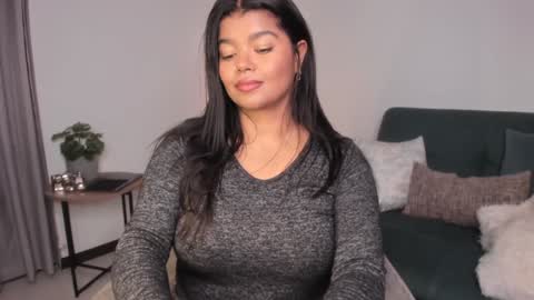 Snapshot of helen_miller chatting on December 4, 3:48 am helen_miller online show from December 4, 3:48 am