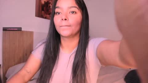 Snapshot of helen_miller chatting on December 12, 11:03 pm helen_miller online show from December 12, 11:03 pm