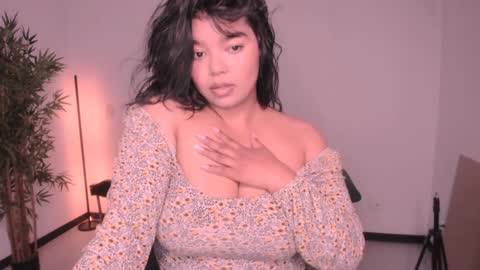 Snapshot of helen_miller chatting on December 29, 11:29 pm helen_miller online show from December 29, 11:29 pm