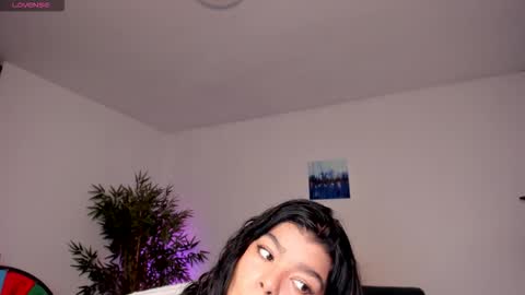 Snapshot of helen_miller chatting on September 17, 8:16 am helen_miller online show from September 17, 8:16 am