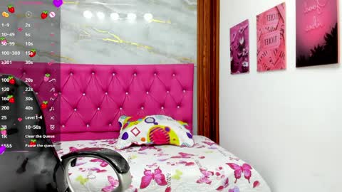 Snapshot of helen_russoo chatting on April 12, 6:13 pm Helen online show from April 12, 6:13 pm