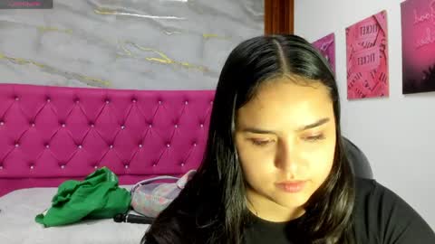 Snapshot of helen_russoo chatting on April 29, 6:47 pm Helen online show from April 29, 6:47 pm
