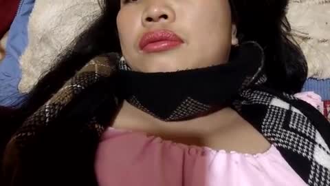 Snapshot of helen_sweetgirl chatting on January 9, 2:09 pm helen_sweetgirl online show from January 9, 2:09 pm