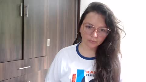 helena online show from October 8, 3:42 pm
