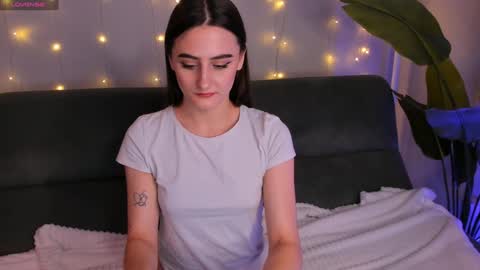 Snapshot of helena_lorente chatting on December 22, 8:47 pm Helen online show from December 22, 8:47 pm