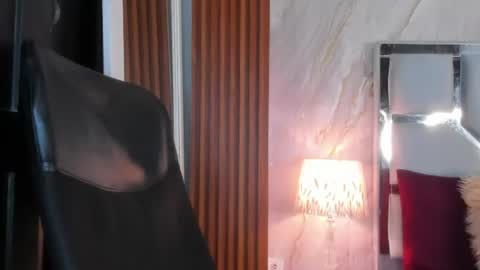Snapshot of helena_santos01 chatting on July 13, 10:51 am Helena Santos online show from July 13, 10:51 am