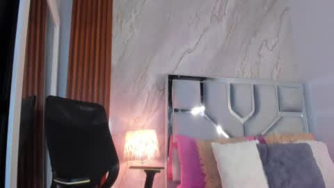 Snapshot of helena_santos01 chatting on July 24, 11:08 am Helena Santos online show from July 24, 11:08 am