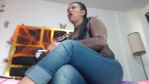 helenahotwet online show from November 4, 12:15 pm