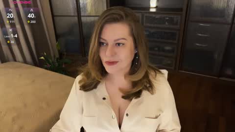 Snapshot of helenbonham chatting on June 15, 11:51 pm Helena Bonham online show from June 15, 11:51 pm