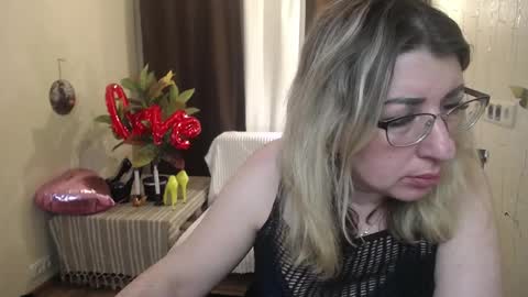 helenenigma online show from February 19, 10:42 pm