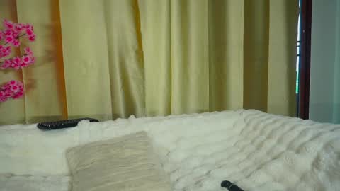Snapshot of helenhis chatting on May 19, 2:18 am Helenn online show from May 19, 2:18 am