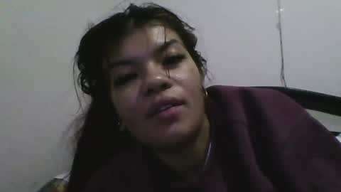 Snapshot of helenoliveira76340912 chatting on June 17, 4:37 am helenoliveira76340912 online show from June 17, 4:37 am