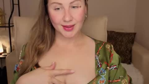 Snapshot of helens_lov chatting on October 11, 1:49 am Helen online show from October 11, 1:49 am