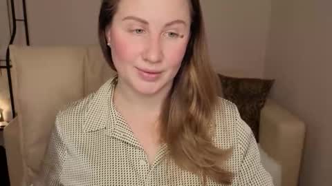 Snapshot of helens_lov chatting on November 4, 1:27 am Helen online show from November 4, 1:27 am