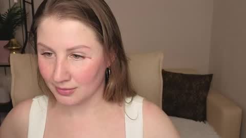 Snapshot of helens_lov chatting on May 19, 9:15 am Helen online show from May 19, 9:15 am