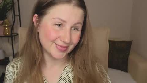 Snapshot of helens_lov chatting on June 6, 1:54 am Helen online show from June 6, 1:54 am