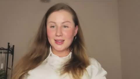 Snapshot of helens_lov chatting on June 10, 2:45 am Helen online show from June 10, 2:45 am