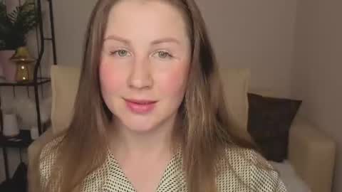 Snapshot of helens_lov chatting on June 12, 2:43 am Helen online show from June 12, 2:43 am