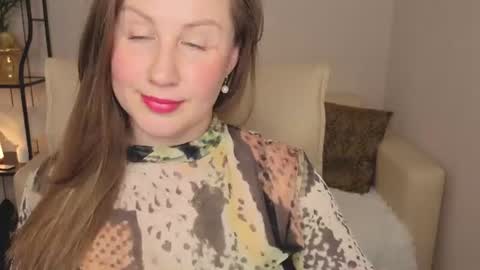 Snapshot of helens_lov chatting on June 14, 2:24 am Helen online show from June 14, 2:24 am