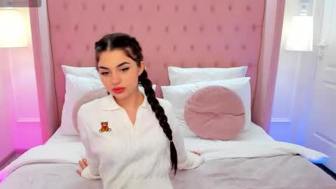 Helen online show from November 7, 1:44 pm