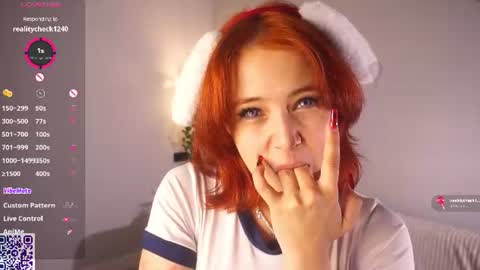 Snapshot of helgamartin chatting on June 27, 7:52 pm Aurora online show from June 27, 7:52 pm