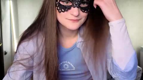 Snapshot of helgamunn chatting on April 2, 9:07 am helgamunn online show from April 2, 9:07 am