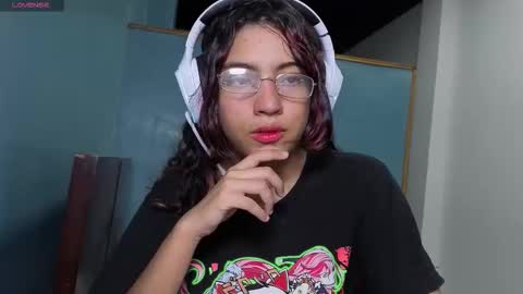 Snapshot of helia_n_amy chatting on November 7, 1:49 am Helia Transfem and Amy online show from November 7, 1:49 am