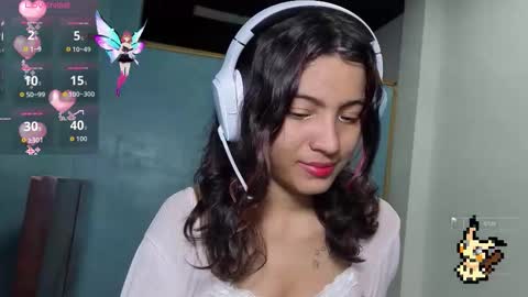 Snapshot of helia_n_amy chatting on November 9, 2:32 am Helia Transfem and Amy online show from November 9, 2:32 am