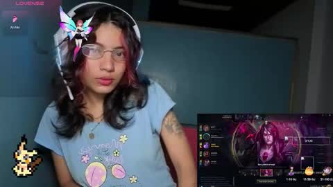 Snapshot of helia_n_amy chatting on November 19, 11:32 am Helia Transfem and Amy online show from November 19, 11:32 am